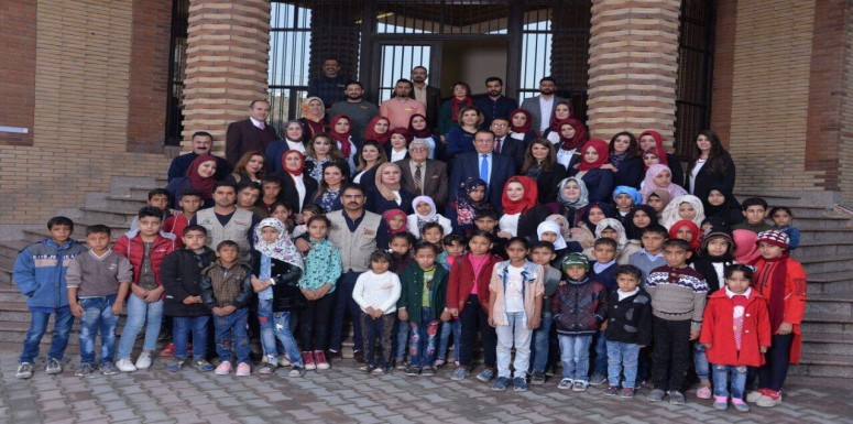 قسم الصيدلة يقيم كرنفالاً بيوم اليتيم 