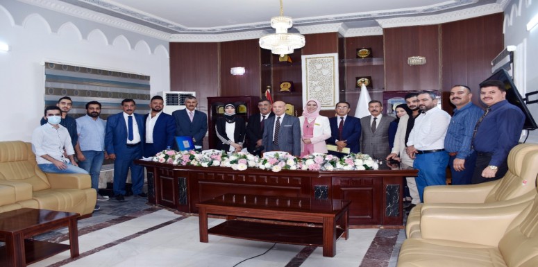 بعد جهود حثيثه  تم بعون الله اختتام وقائع المؤتمر الدولي العلمي الثاني لكلية الرشيد الجامعة والذي كان برئاسة السيد عميد الكلية المحترم الاستاذ الدكتور مثنى علوان الجشعمي. 