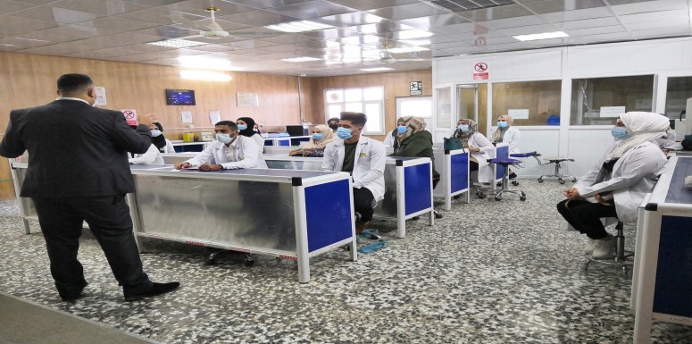 كلية الرشيد الجامعة تستقبل طلبتها للعام الدراسي (2020-2021)  استقبلت كلية الرشيد الجامعة طلبتها الاعزاء يوم الاثنين الموافق 2020/12/07