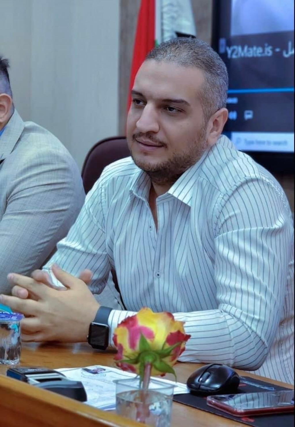 تدريسي في كلية الرشيد الجامعة قسم الصيدلة يمنح كتاب شكر وتقدير من قبل عميد كلية الصيدلة 
