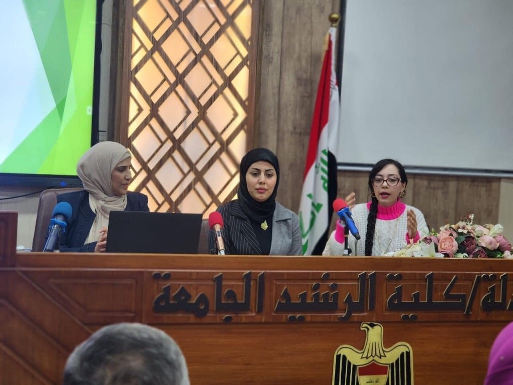 المنتدى الطلابي لقسم الصيدلة يقيم محاضره  علمية 