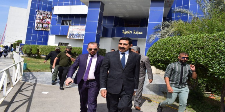 جولة تفقدية لعميد كلية الرشيد الجامعة في اقسام الكلية