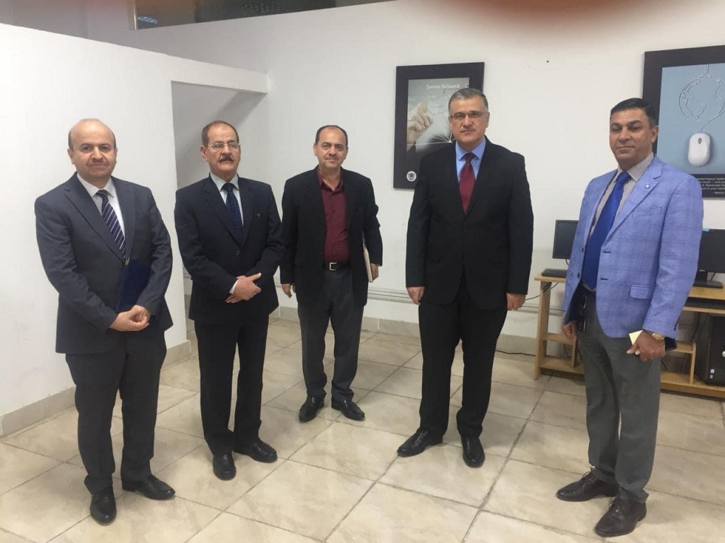 كلية الرشيد الجامعة توقع اتفاقيتين علميتين 