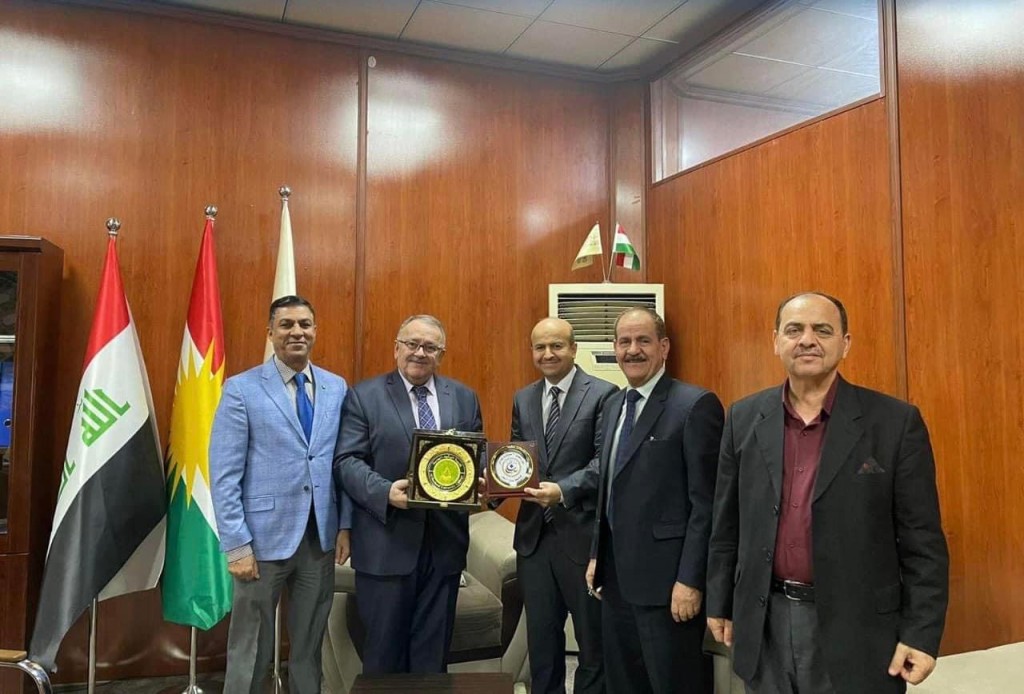 كلية الرشيد الجامعة توقع اتفاقيتين علميتين 