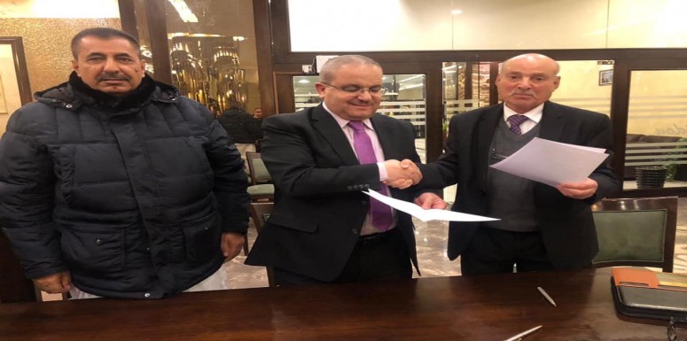 توقيع عقد التعاون بين كلية الرشيد الجامعة ممثلة بالأستاذ الدكتور مثنى علوان محمد الجشعمي عميد الكلية وجامعة جدارا الأردنية 