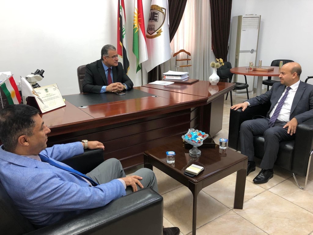 كلية الرشيد الجامعة توقع اتفاقيتين علميتين 