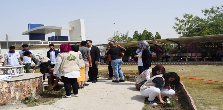 نشاط تطوعي لطلبة كلية الرشيد الجامعة