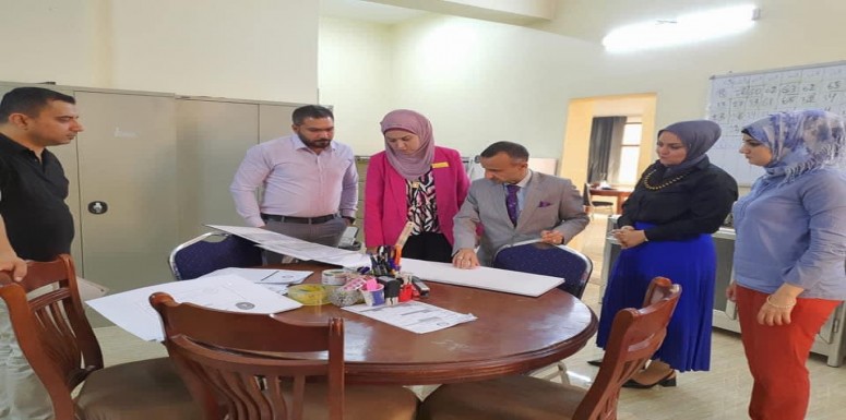 زيارة لجنه من دائره التعليم الجامعي الاهلي في وزارة التعليم العالي والبحث العلمي لمتابعة  سير الامتحانات الحضورية