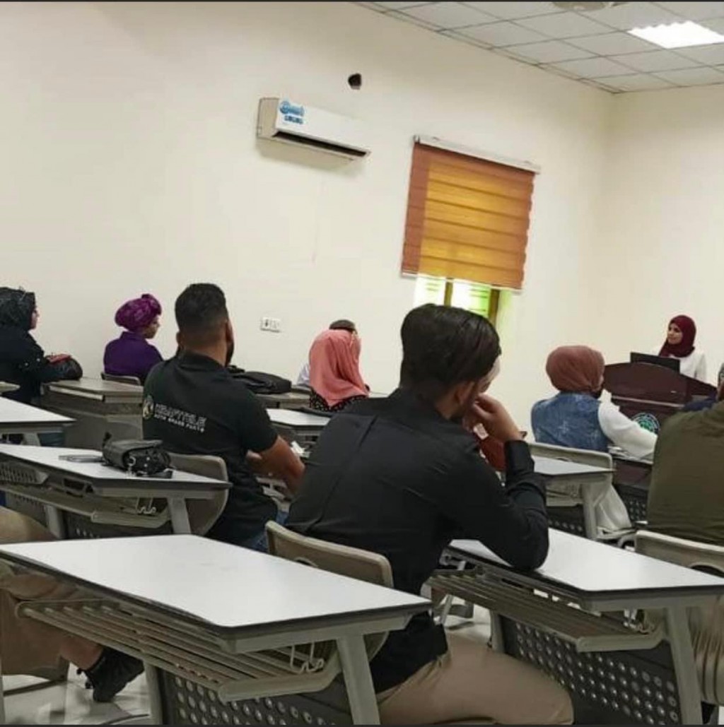 مناقشة الحلقات الدراسية  السمينارات 