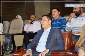 افتتحت على بركة الله في كلية الرشيد الجامعة  ...