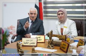 مقابلة مجموعة من المتقدمين لشغل الوظائف الش ...